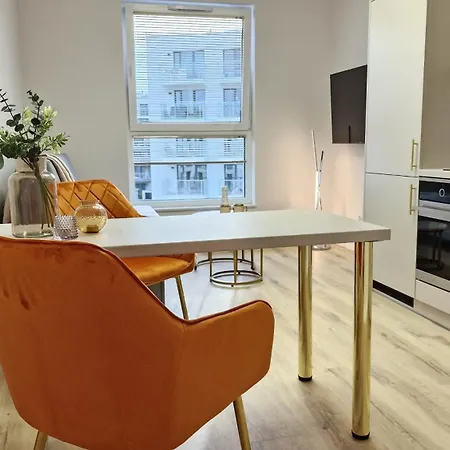 77 Przystan Letnica, Parking & 800m Plaza Apartment