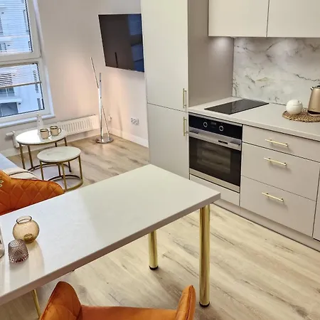 77 Przystan Letnica, Parking & 800m Plaza Apartment