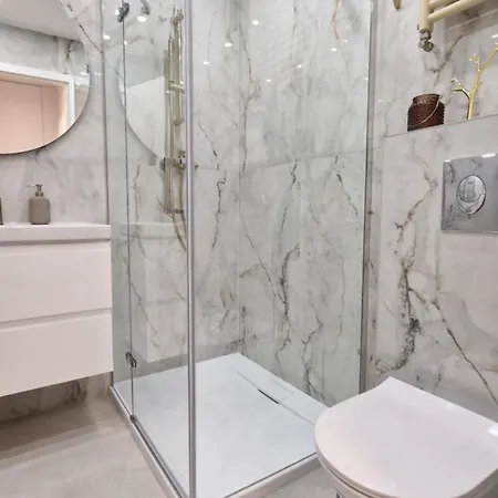 Appartement 77 Flou Przystan Letnica, Parking & 800m Plaza Gdańsk