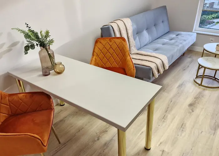 77 Flou Przystan Letnica, Parking & 800m Plaza グダニスク